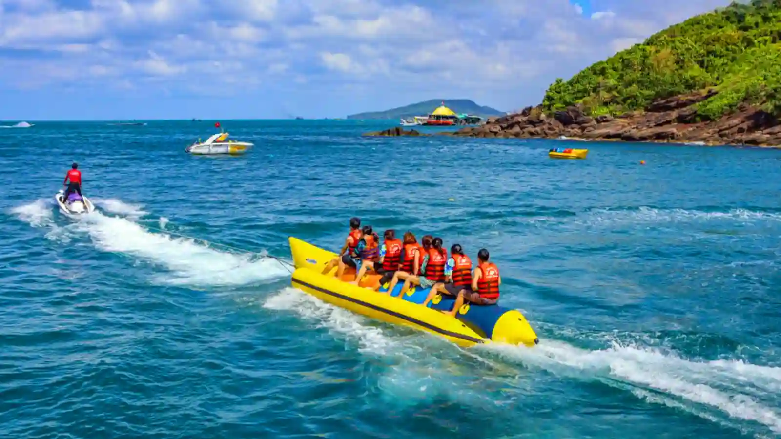 Hòn Mun – Làng Chài – Bãi Tranh ( bơi ngắm san hô miễn phí )