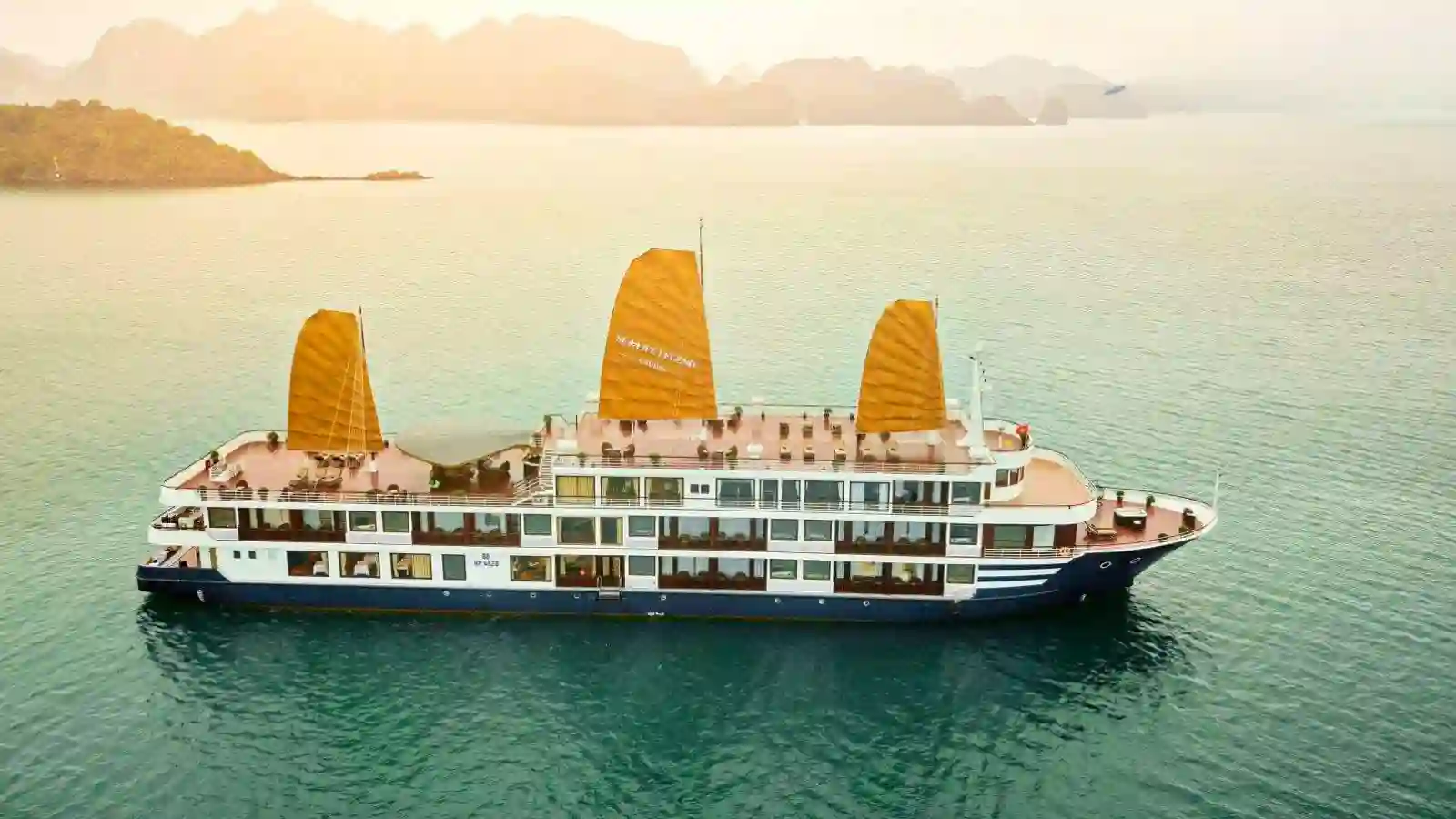 Tour du thuyền Sealife khám phá Vịnh Nha Trang